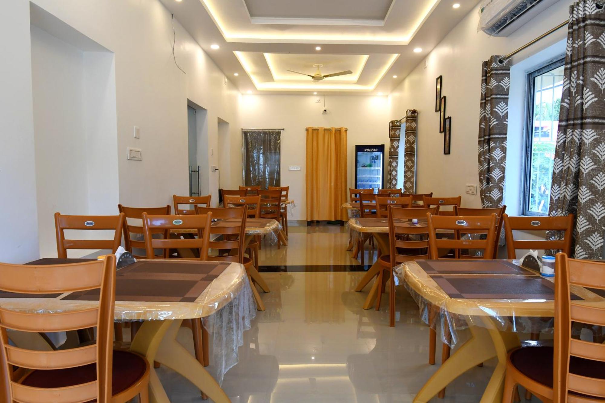 Sri Niketan Bonobitaan Hotel & Restaurant מראה חיצוני תמונה